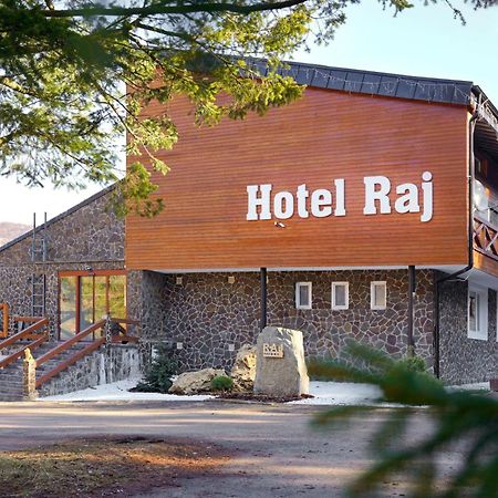 Hotel Raj Dedinky Luaran gambar
