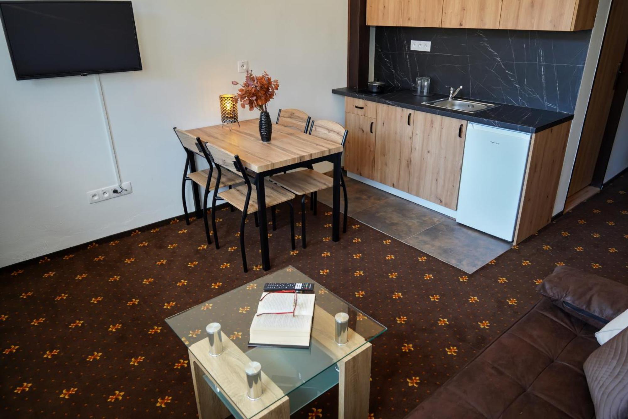 Hotel Raj Dedinky Luaran gambar