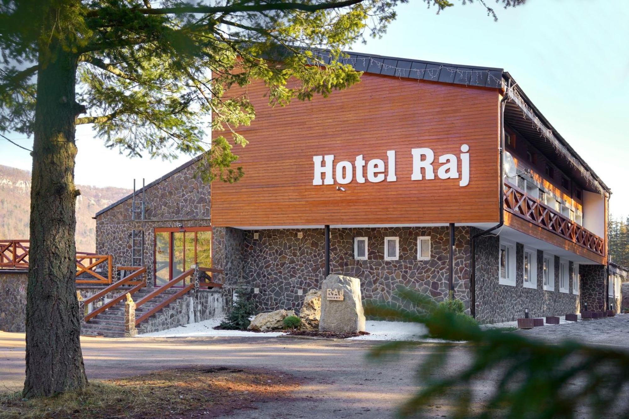 Hotel Raj Dedinky Luaran gambar