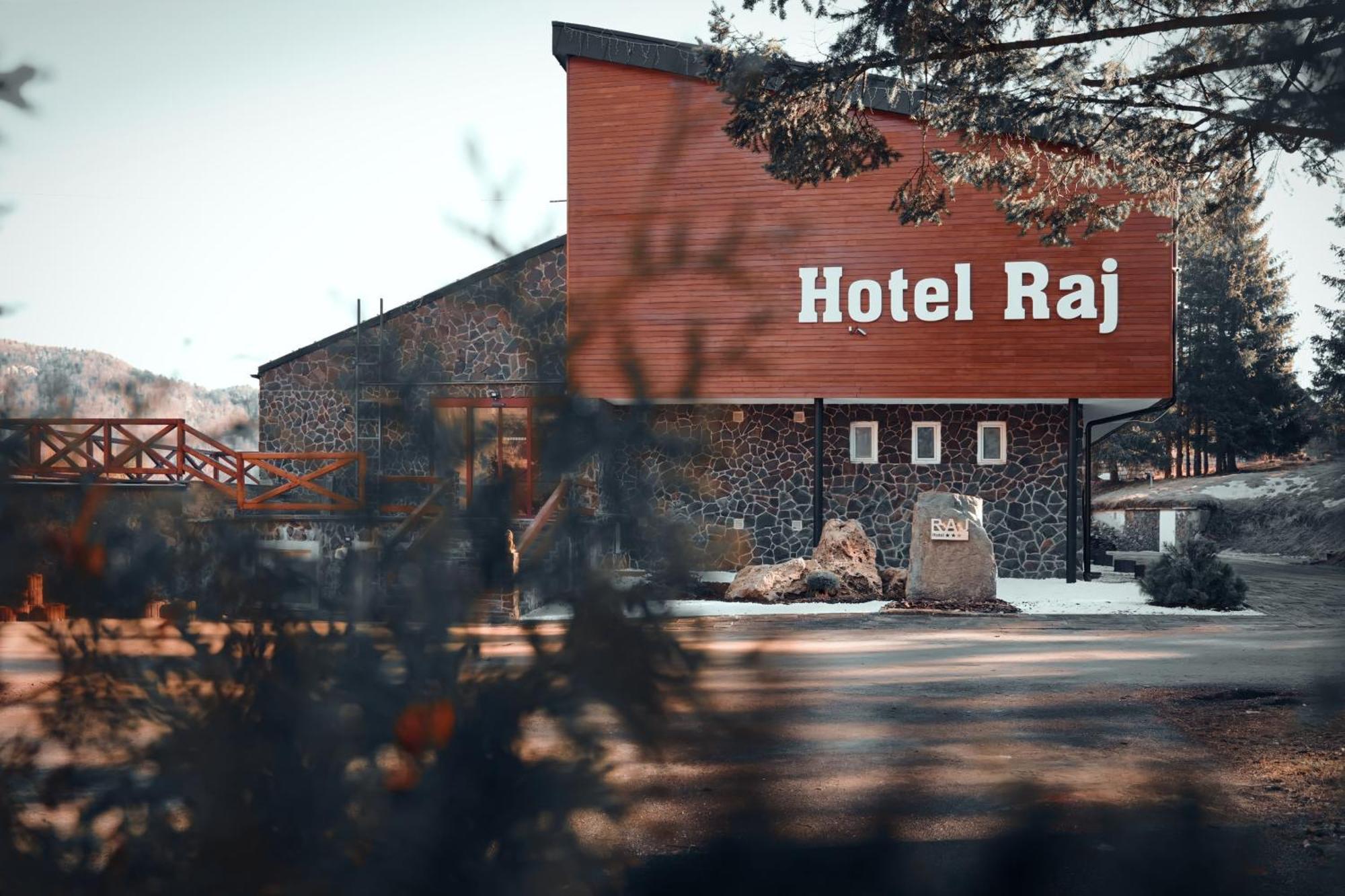 Hotel Raj Dedinky Luaran gambar