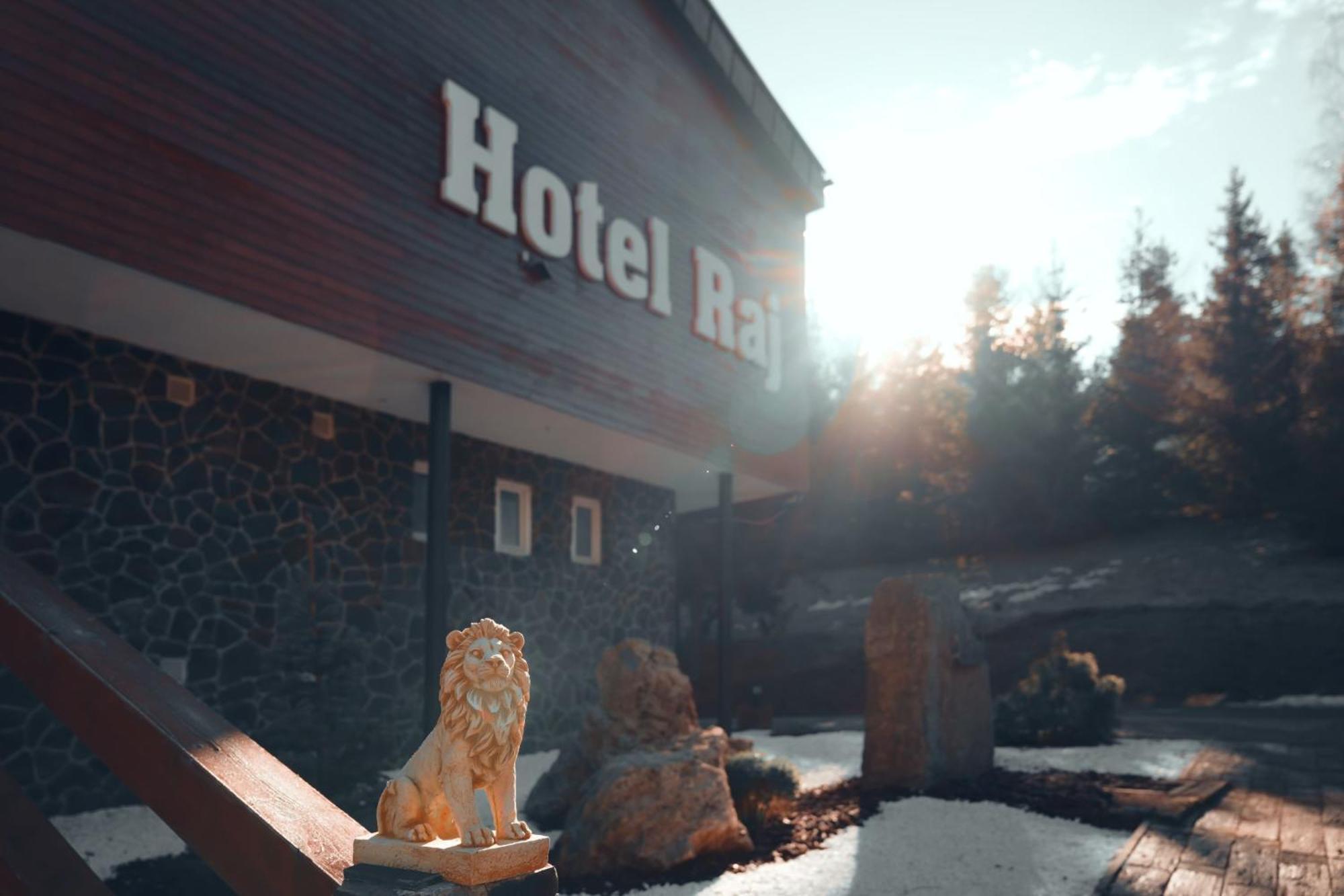 Hotel Raj Dedinky Luaran gambar