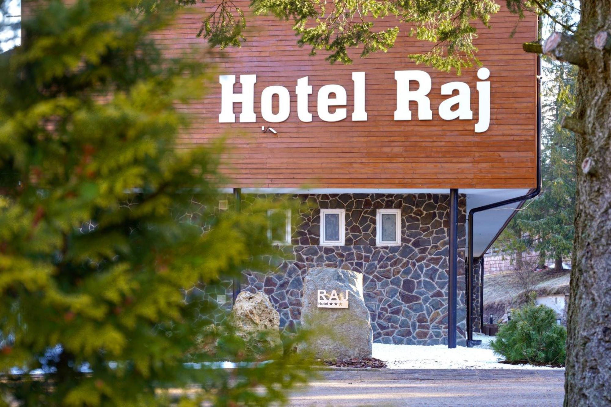 Hotel Raj Dedinky Luaran gambar