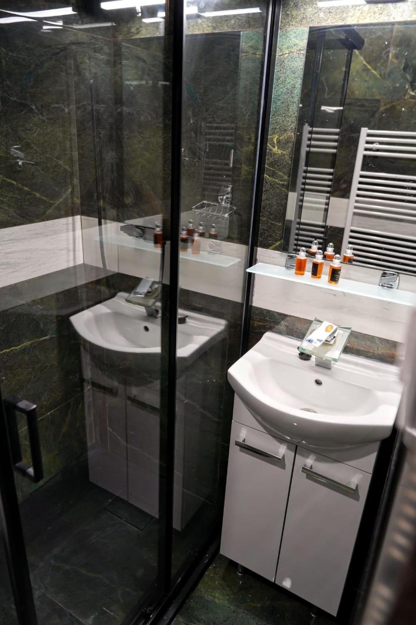 Hotel Raj Dedinky Luaran gambar