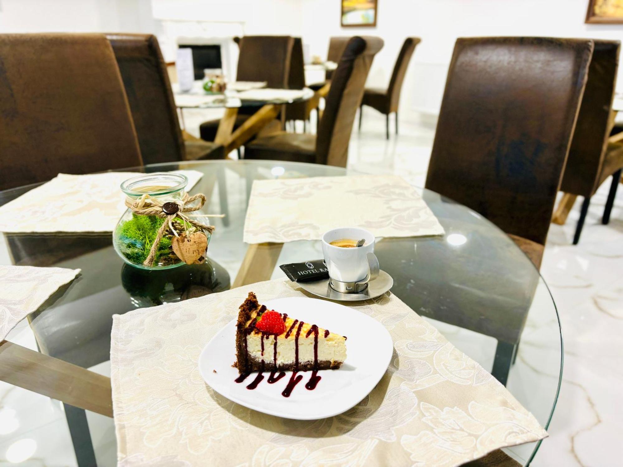 Hotel Raj Dedinky Luaran gambar